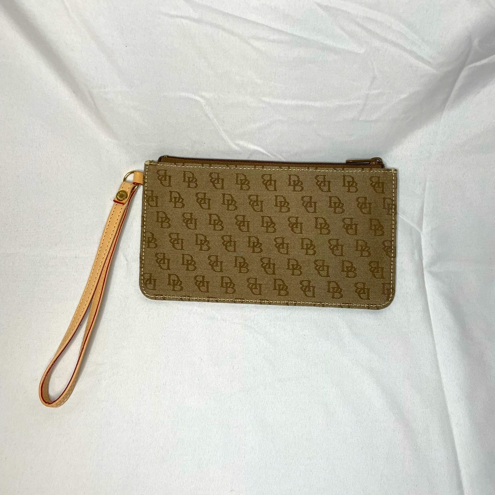 Dooney & Bourke NWOT monogram wristlet, with key ring